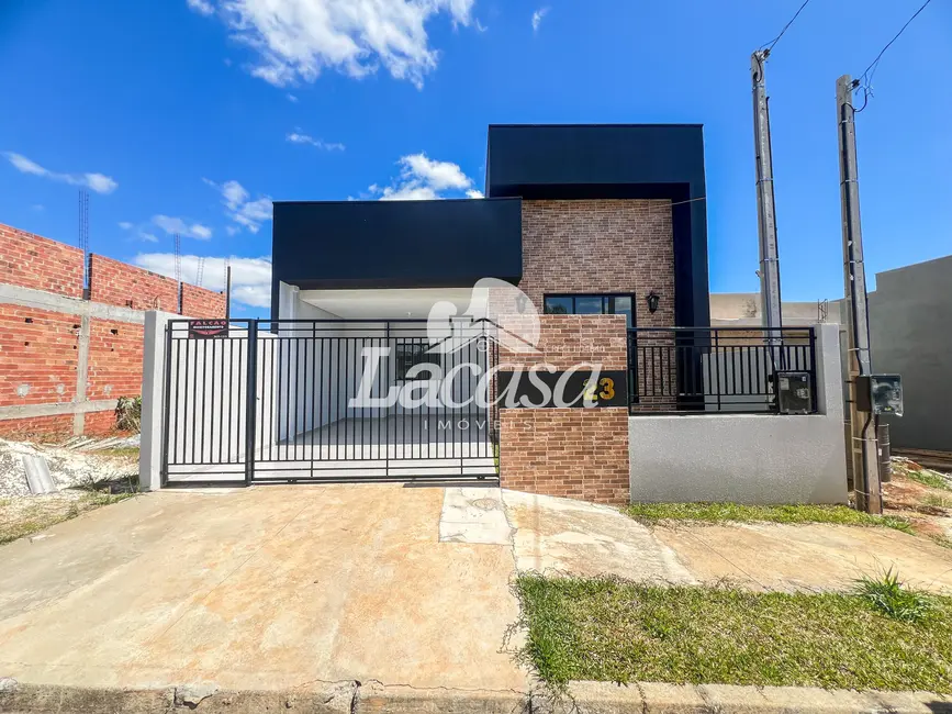 Foto 1 de Casa com 2 quartos à venda, 84m2 em Boqueirão, Guarapuava - PR