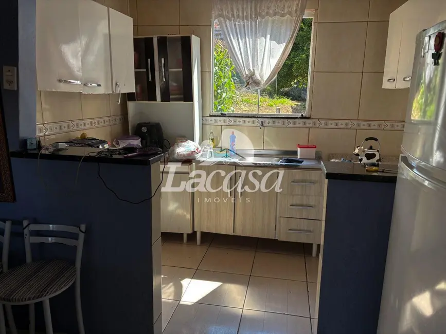 Foto 4 de Casa com 3 quartos à venda, 70m2 em Industrial, Guarapuava - PR