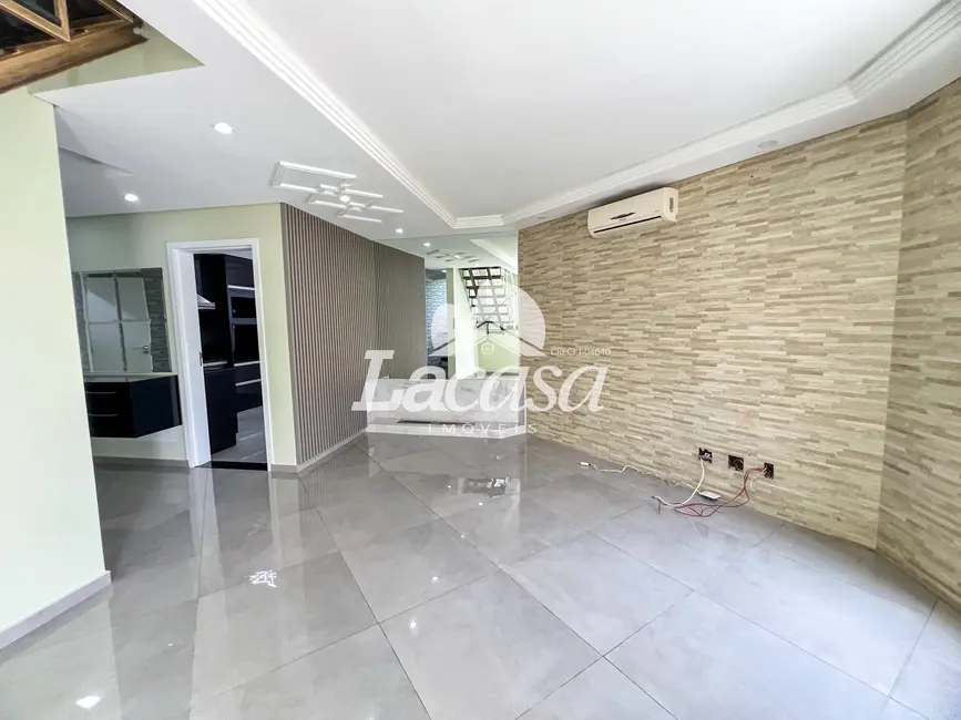 Foto 6 de Sobrado com 2 quartos à venda, 204m2 em Santana, Guarapuava - PR