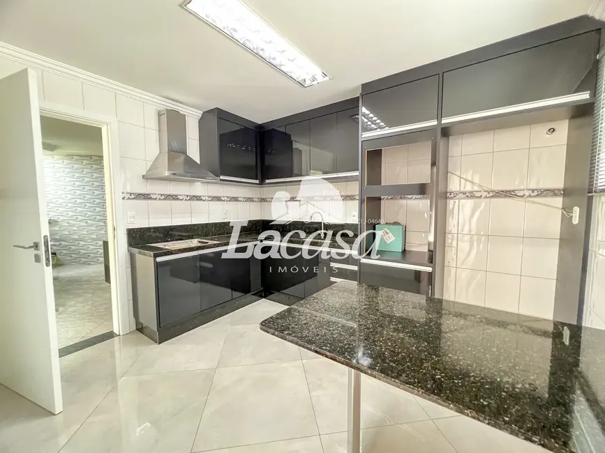 Foto 9 de Sobrado com 2 quartos à venda, 204m2 em Santana, Guarapuava - PR