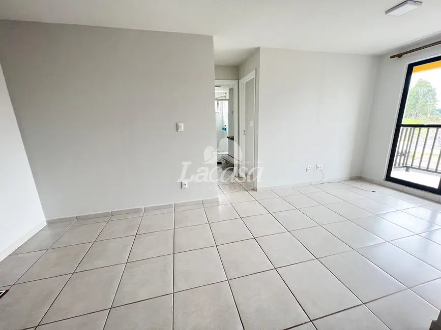 Foto 2 de Apartamento com 2 quartos para alugar, 52m2 em Boqueirão, Guarapuava - PR