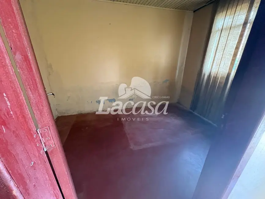 Foto 8 de Casa com 3 quartos para alugar, 81m2 em Santana, Guarapuava - PR