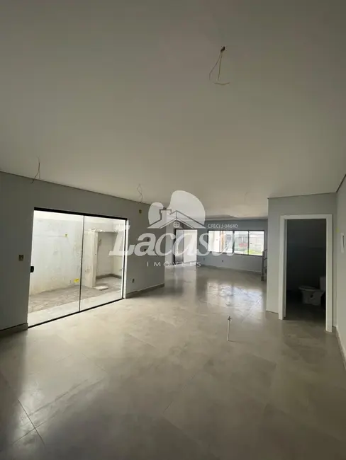 Foto 8 de Sobrado com 3 quartos à venda, 168m2 em Guarapuava - PR