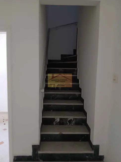 Casa com 4 quartos para alugar, 130m2 em Méier, Rio De Janeiro - RJ - imagem 8 Foto 8 de Casa com 4 quartos para alugar, 130m2 em Méier, Rio De Janeiro - RJ
