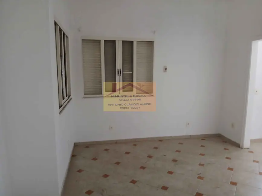 Casa com 4 quartos para alugar, 130m2 em Méier, Rio De Janeiro - RJ - imagem 5 Foto 5 de Casa com 4 quartos para alugar, 130m2 em Méier, Rio De Janeiro - RJ