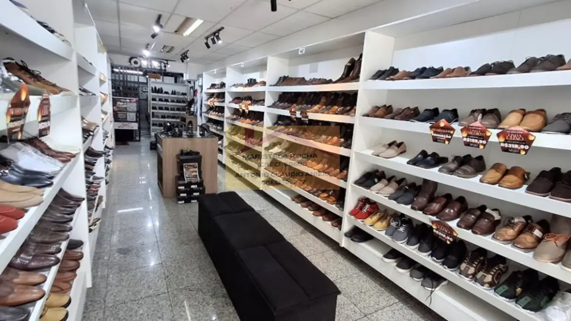 Foto 4 de Sala Comercial à venda, 634m2 em Del Castilho, Rio De Janeiro - RJ