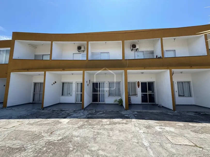 Foto 1 de Casa com 2 quartos à venda, 107m2 em Jardim Britânia, Caraguatatuba - SP