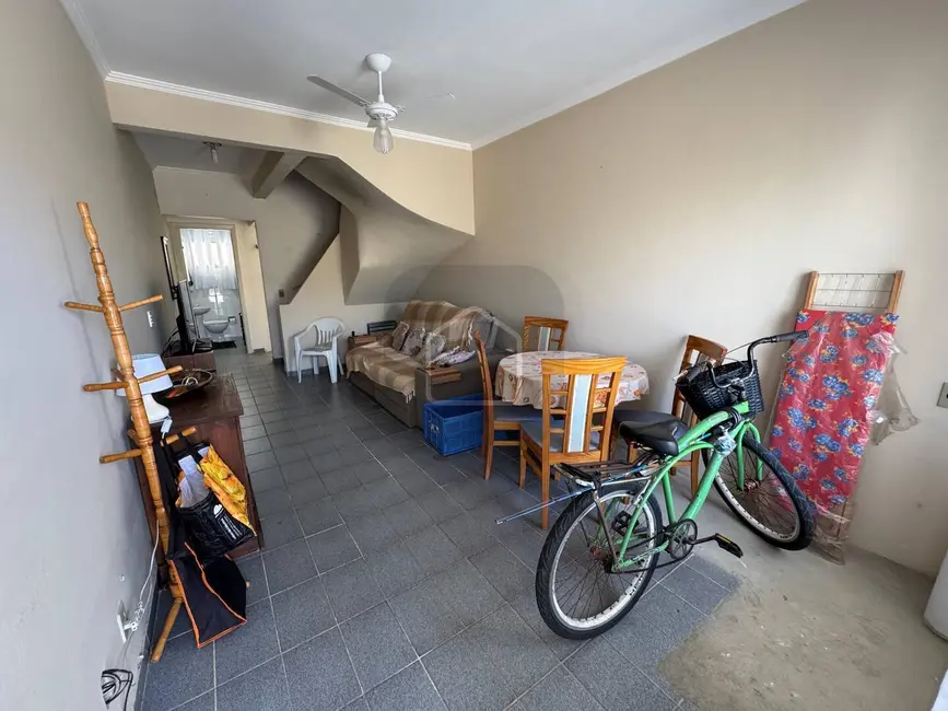 Foto 4 de Casa com 2 quartos à venda, 107m2 em Jardim Britânia, Caraguatatuba - SP