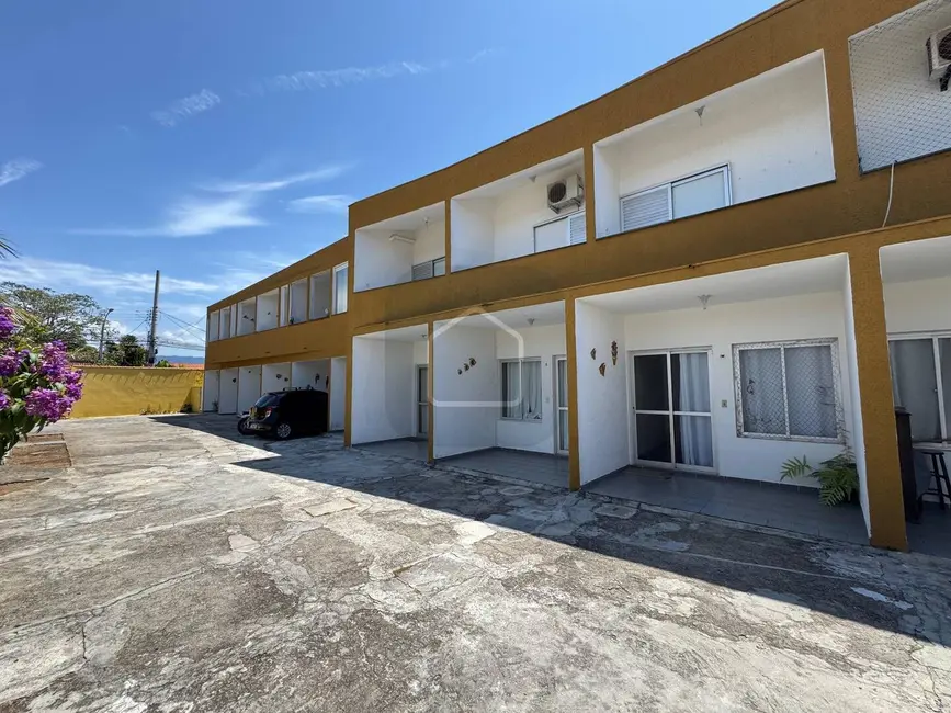 Foto 1 de Casa com 2 quartos à venda, 107m2 em Jardim Britânia, Caraguatatuba - SP