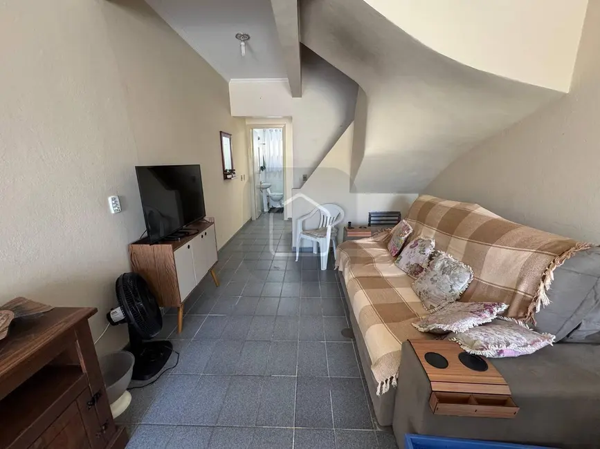 Foto 6 de Casa com 2 quartos à venda, 107m2 em Jardim Britânia, Caraguatatuba - SP