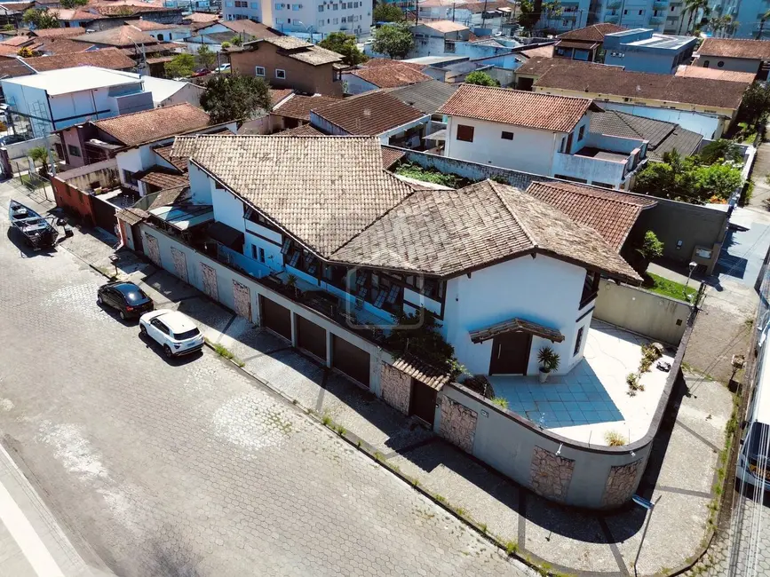 Foto 1 de Casa com 3 quartos à venda, 365m2 em Jardim Primavera, Caraguatatuba - SP