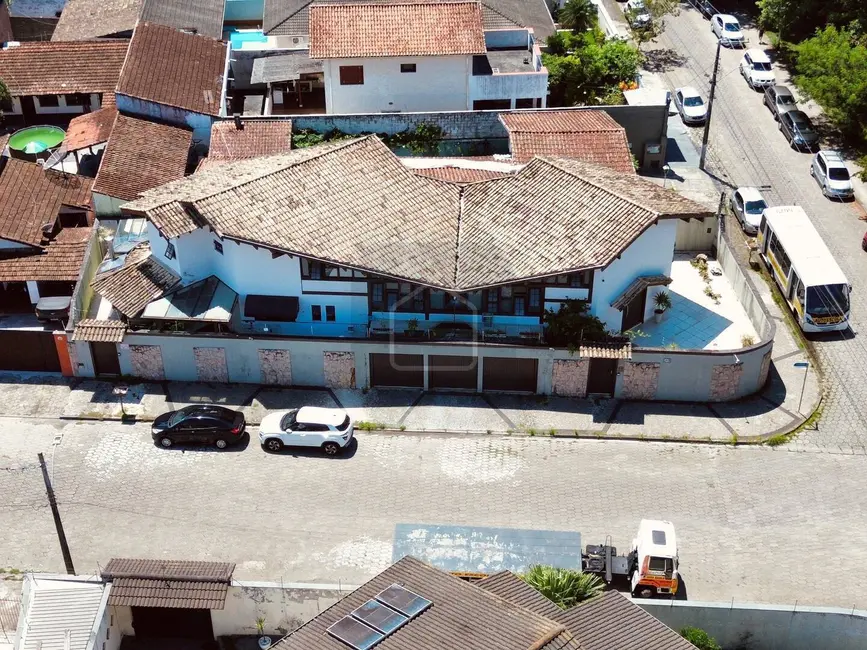 Foto 2 de Casa com 3 quartos à venda, 365m2 em Jardim Primavera, Caraguatatuba - SP