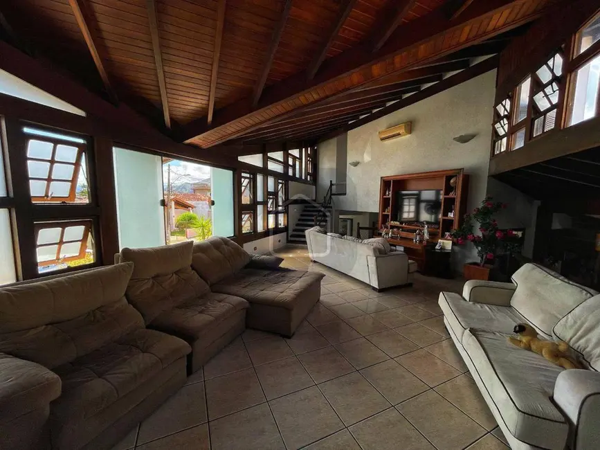 Foto 9 de Casa com 3 quartos à venda, 365m2 em Jardim Primavera, Caraguatatuba - SP