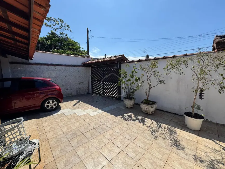 Foto 2 de Casa com 6 quartos à venda e para alugar, 250m2 em Praia das Palmeiras, Caraguatatuba - SP