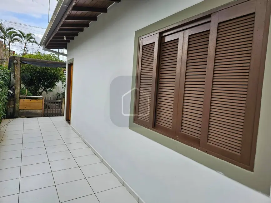 Foto 3 de Casa com 1 quarto à venda, 300m2 em Massaguaçu, Caraguatatuba - SP