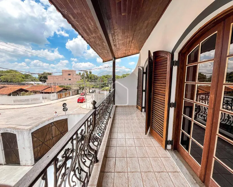 Foto 1 de Casa com 4 quartos à venda, 289m2 em Sao Jose Dos Campos - SP