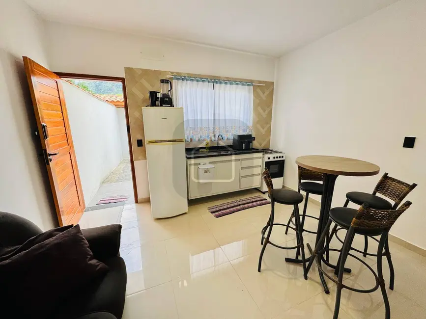 Foto 2 de Casa com 2 quartos à venda, 74m2 em Martim de Sá, Caraguatatuba - SP