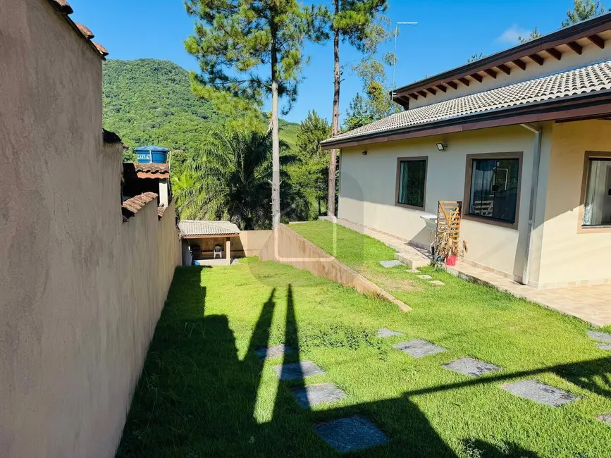 Foto 8 de Casa com 3 quartos à venda, 480m2 em Caraguatatuba - SP