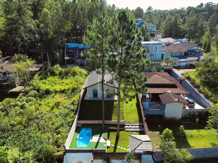 Foto 3 de Casa com 3 quartos à venda, 480m2 em Caraguatatuba - SP