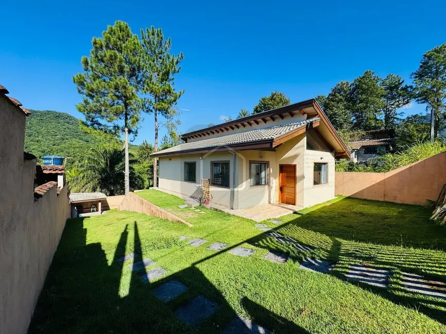 Foto 1 de Casa com 3 quartos à venda, 480m2 em Caraguatatuba - SP