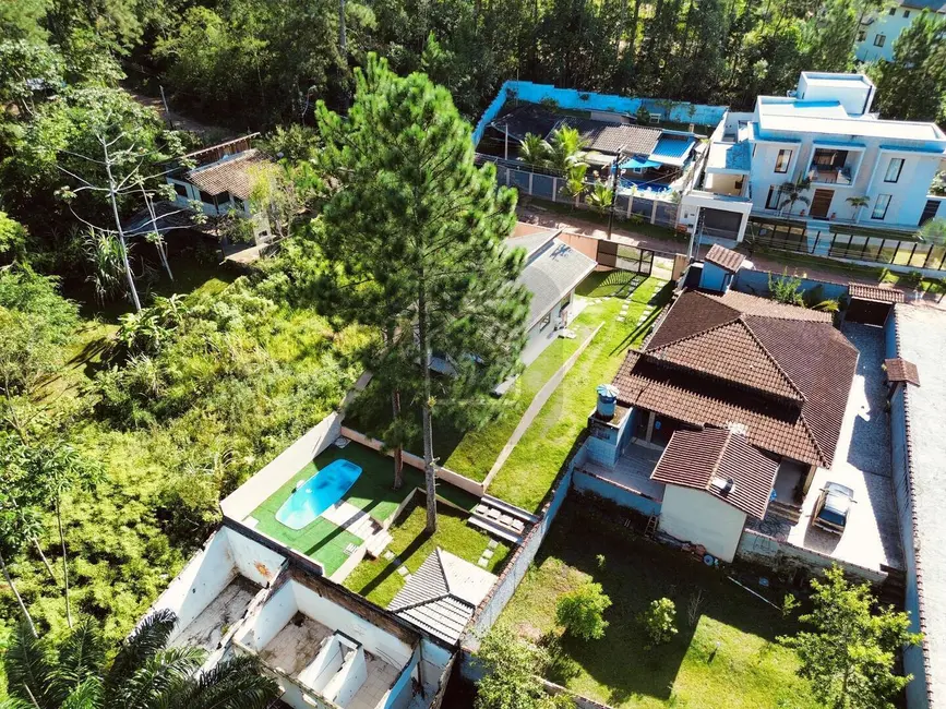 Foto 4 de Casa com 3 quartos à venda, 480m2 em Caraguatatuba - SP