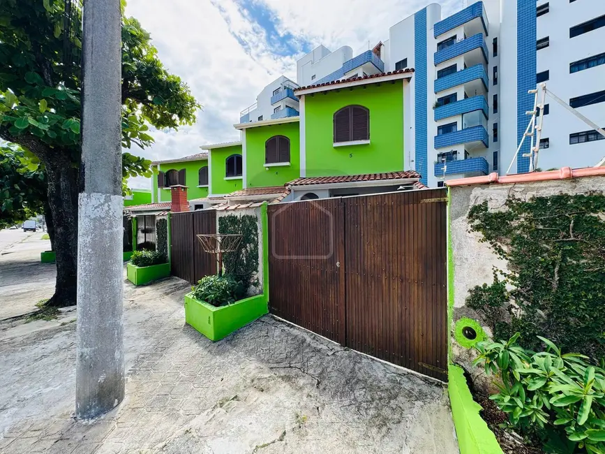 Foto 2 de Casa com 2 quartos à venda, 70m2 em Caraguatatuba - SP