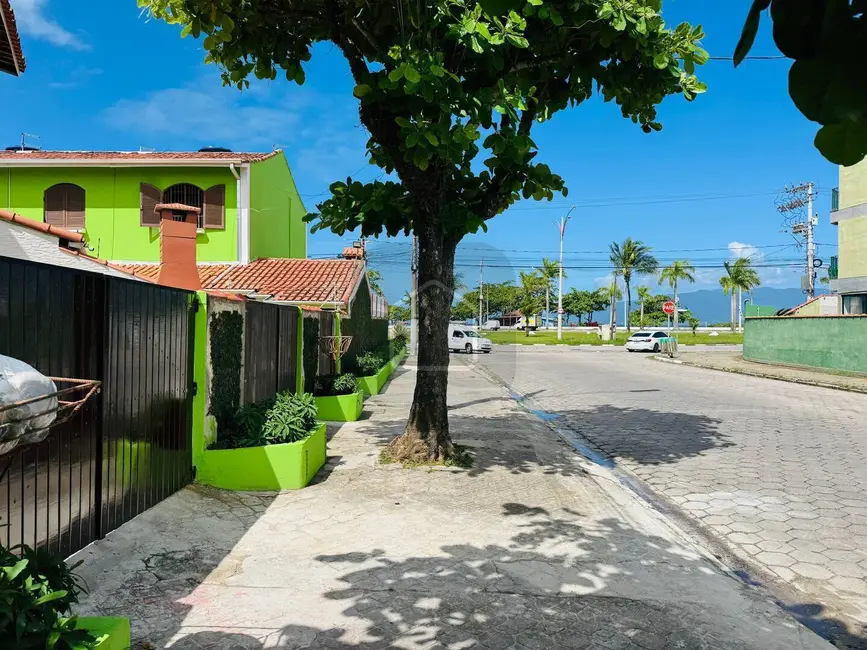 Casa com 2 quartos à venda, 70m2 em Caraguatatuba - SP - imagem 3 Foto 3 de Casa com 2 quartos à venda, 70m2 em Caraguatatuba - SP