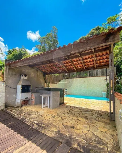 Foto 1 de Casa com 6 quartos à venda, 315m2 em Natividade Da Serra - SP