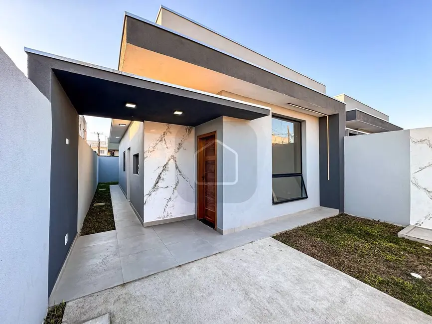 Foto 1 de Casa com 2 quartos à venda, 127m2 em Balneário dos Golfinhos, Caraguatatuba - SP