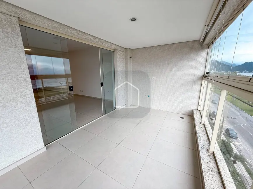 Foto 7 de Apartamento com 3 quartos à venda e para alugar, 106m2 em Caraguatatuba - SP