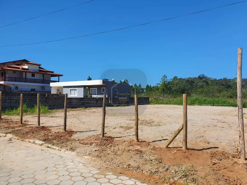 Foto 1 de Terreno / Lote à venda, 540m2 em Caraguatatuba - SP