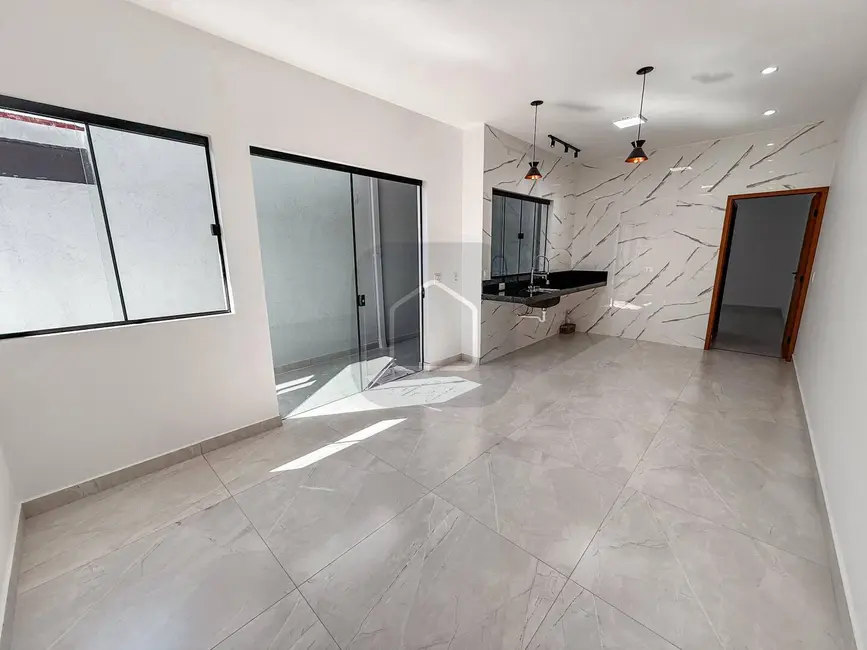 Casa com 2 quartos à venda, 125m2 em Balneário dos Golfinhos, Caraguatatuba - SP - imagem 6 Foto 6 de Casa com 2 quartos à venda, 125m2 em Balneário dos Golfinhos, Caraguatatuba - SP