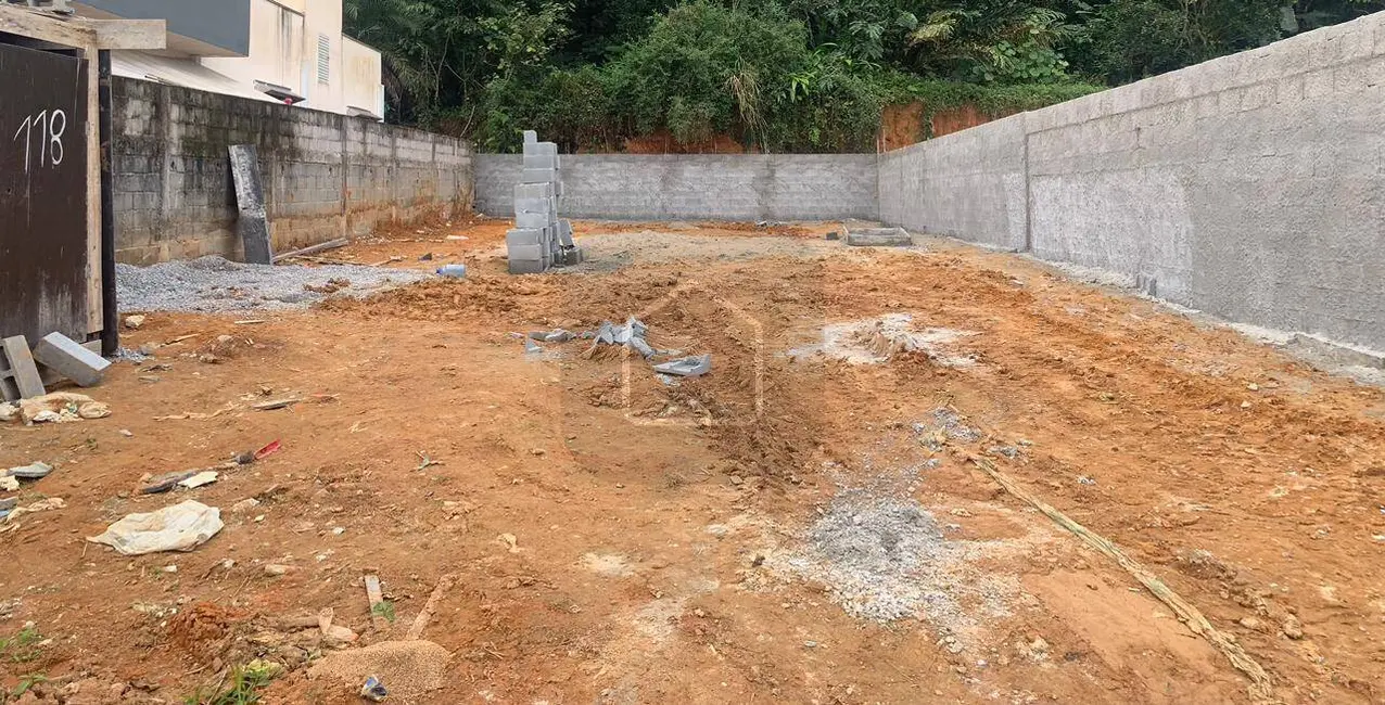 Foto 2 de Terreno / Lote à venda, 137m2 em Massaguaçu, Caraguatatuba - SP