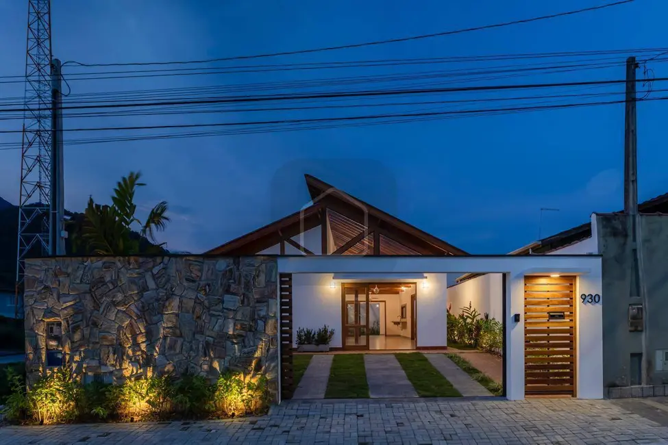 Foto 4 de Casa com 3 quartos à venda, 128m2 em Massaguaçu, Caraguatatuba - SP