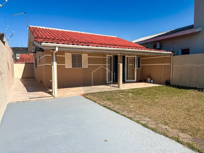 Foto 3 de Casa com 2 quartos à venda e para alugar, 280m2 em Massaguaçu, Caraguatatuba - SP