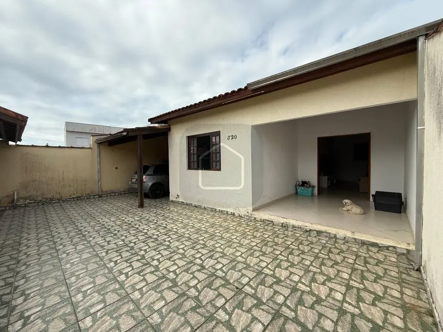 Foto 1 de Casa com 3 quartos à venda, 125m2 em Caraguatatuba - SP