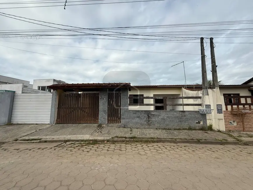 Foto 3 de Casa com 3 quartos à venda, 125m2 em Caraguatatuba - SP