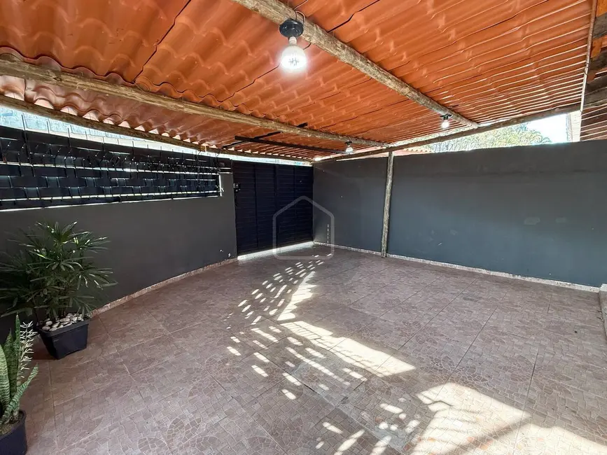 Foto 4 de Casa com 2 quartos à venda, 128m2 em Jardim Jaqueira, Caraguatatuba - SP