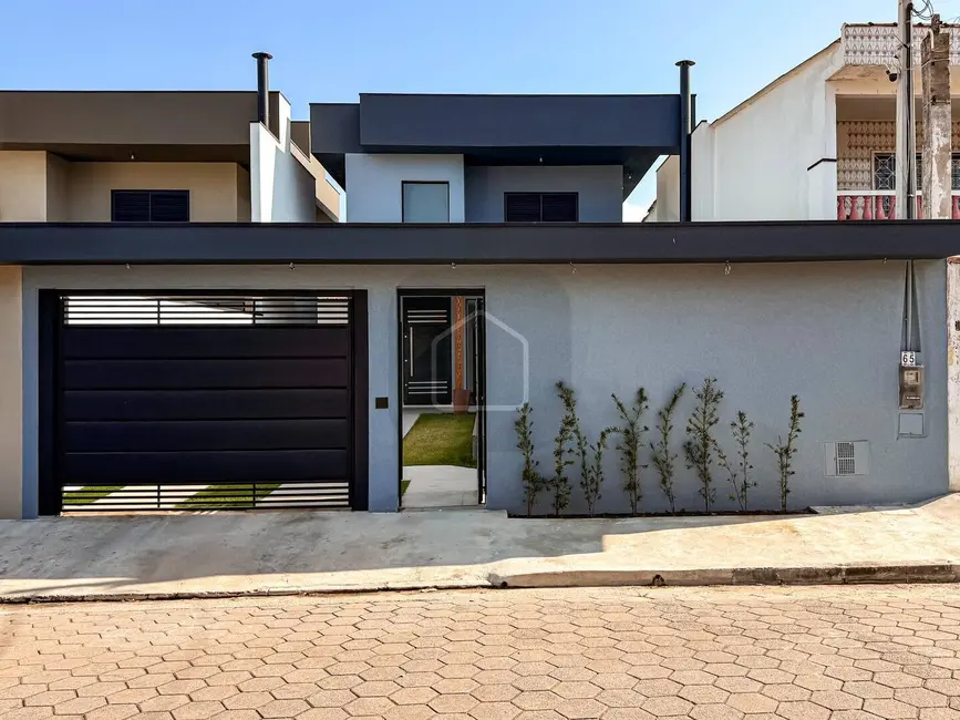 Foto 3 de Casa com 4 quartos à venda, 250m2 em Caraguatatuba - SP