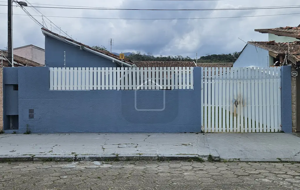 Casa com 3 quartos à venda, 250m2 em Caputera, Caraguatatuba - SP - imagem 4 Foto 4 de Casa com 3 quartos à venda, 250m2 em Caputera, Caraguatatuba - SP