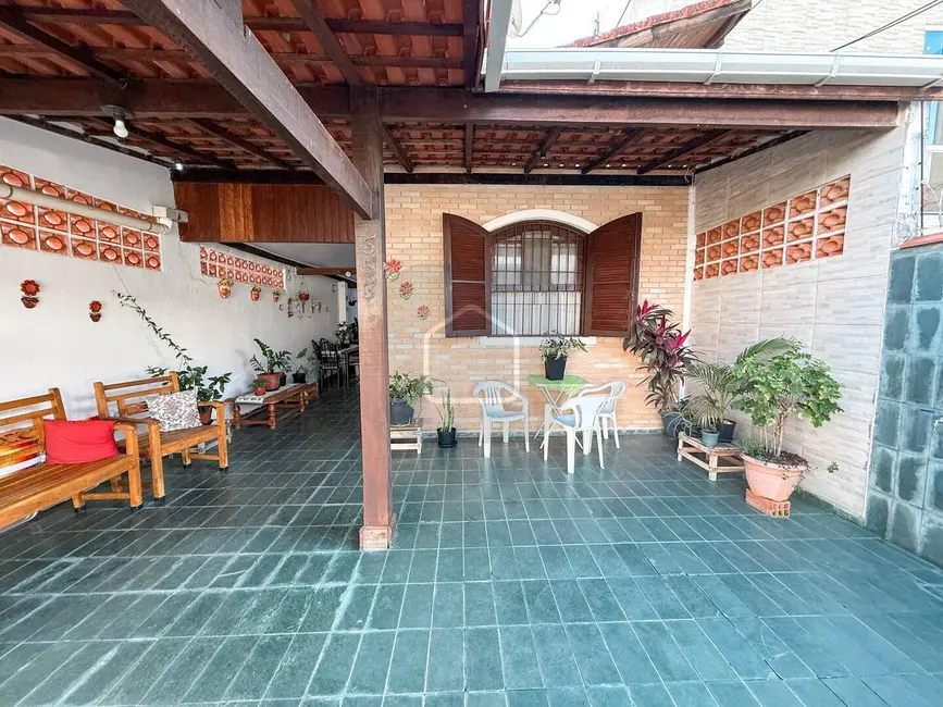 Foto 3 de Casa com 2 quartos à venda, 126m2 em Caraguatatuba - SP