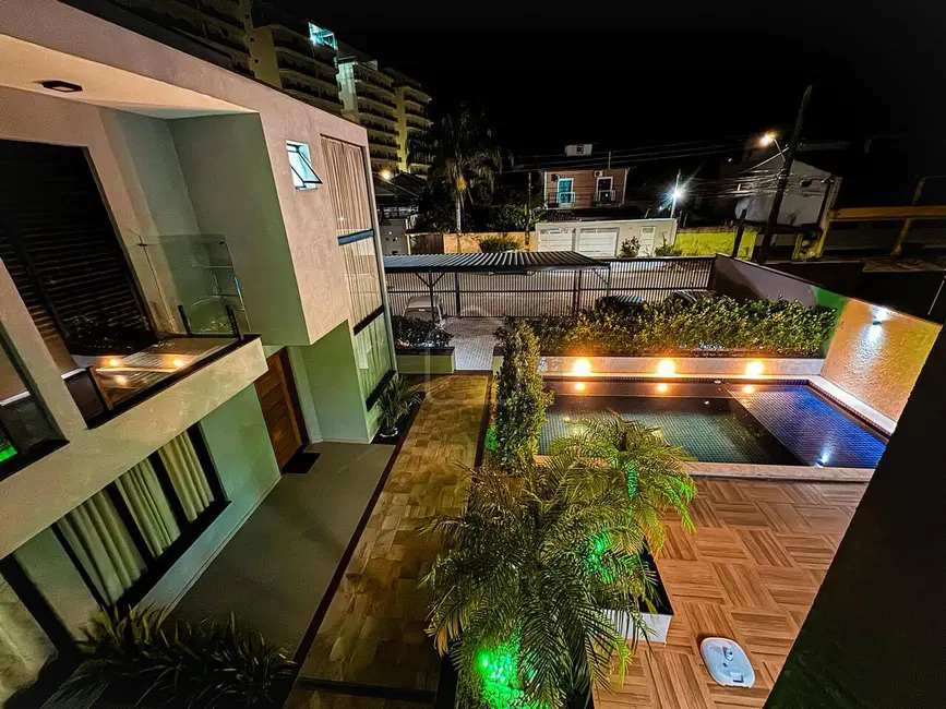 Casa com 3 quartos à venda em Cidade Jardim, Caraguatatuba - SP - imagem 1 Foto 1 de Casa com 3 quartos à venda em Cidade Jardim, Caraguatatuba - SP