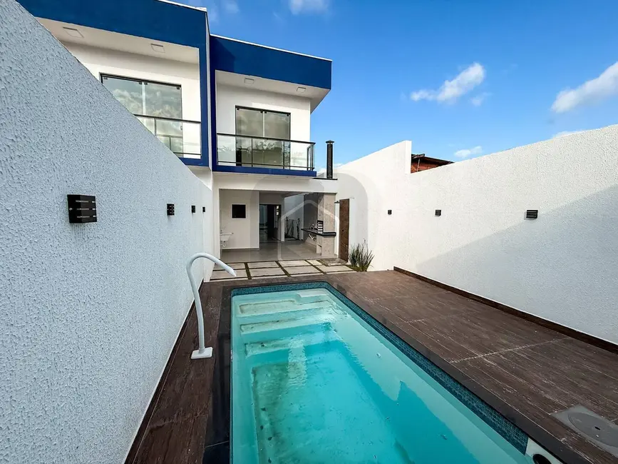 Foto 2 de Casa com 3 quartos à venda, 150m2 em Caraguatatuba - SP