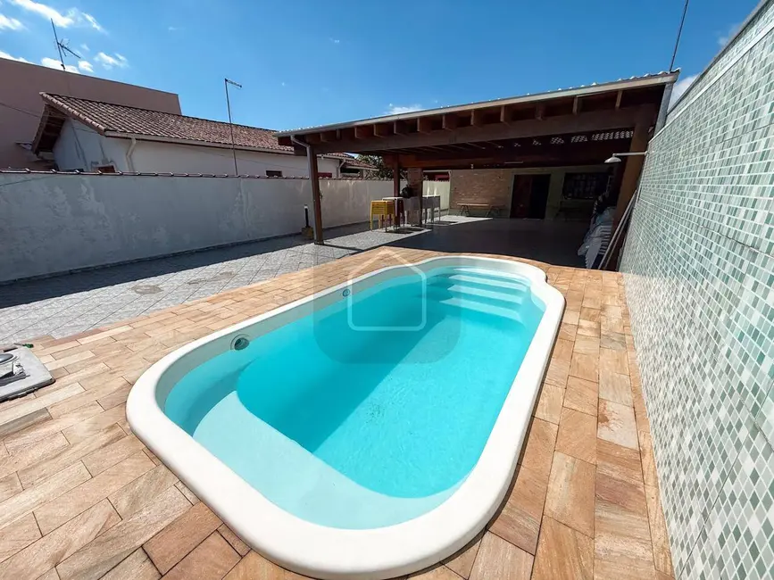 Foto 1 de Casa com 4 quartos à venda, 376m2 em Caraguatatuba - SP