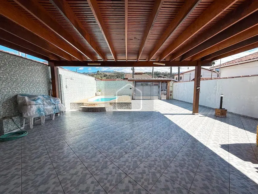 Foto 7 de Casa com 4 quartos à venda, 376m2 em Caraguatatuba - SP