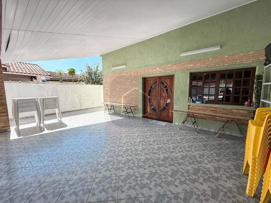 Foto 8 de Casa com 4 quartos à venda, 376m2 em Caraguatatuba - SP
