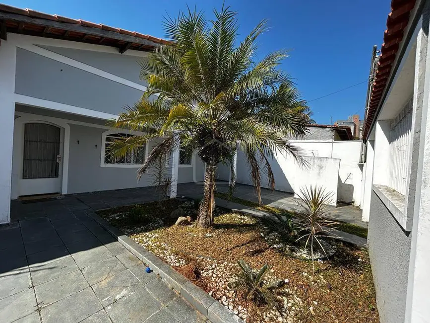 Foto 2 de Casa com 4 quartos à venda, 360m2 em Jardim Britânia, Caraguatatuba - SP