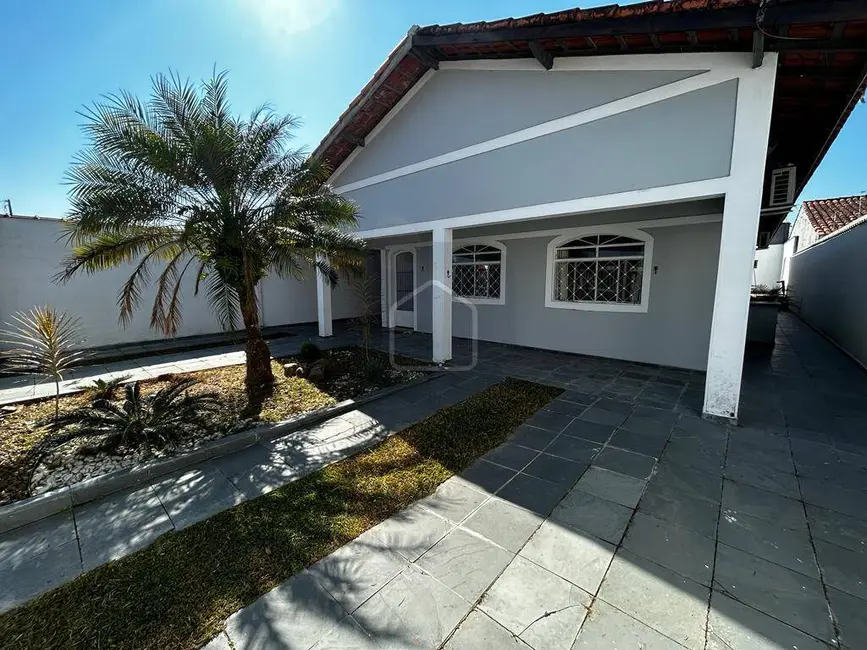 Foto 1 de Casa com 4 quartos à venda, 360m2 em Jardim Britânia, Caraguatatuba - SP