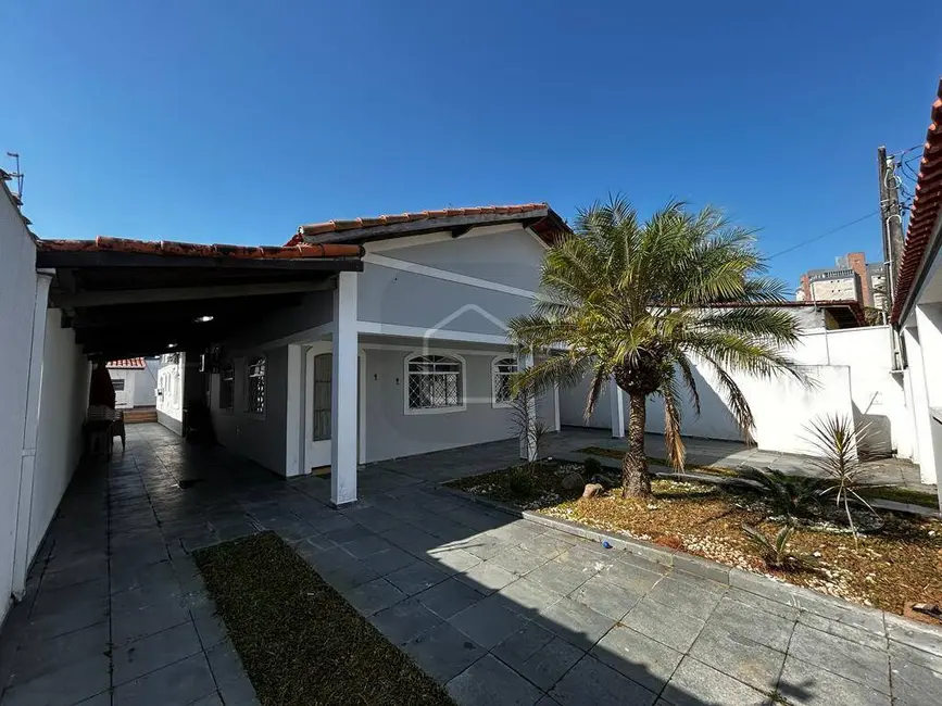Foto 4 de Casa com 4 quartos à venda, 360m2 em Jardim Britânia, Caraguatatuba - SP