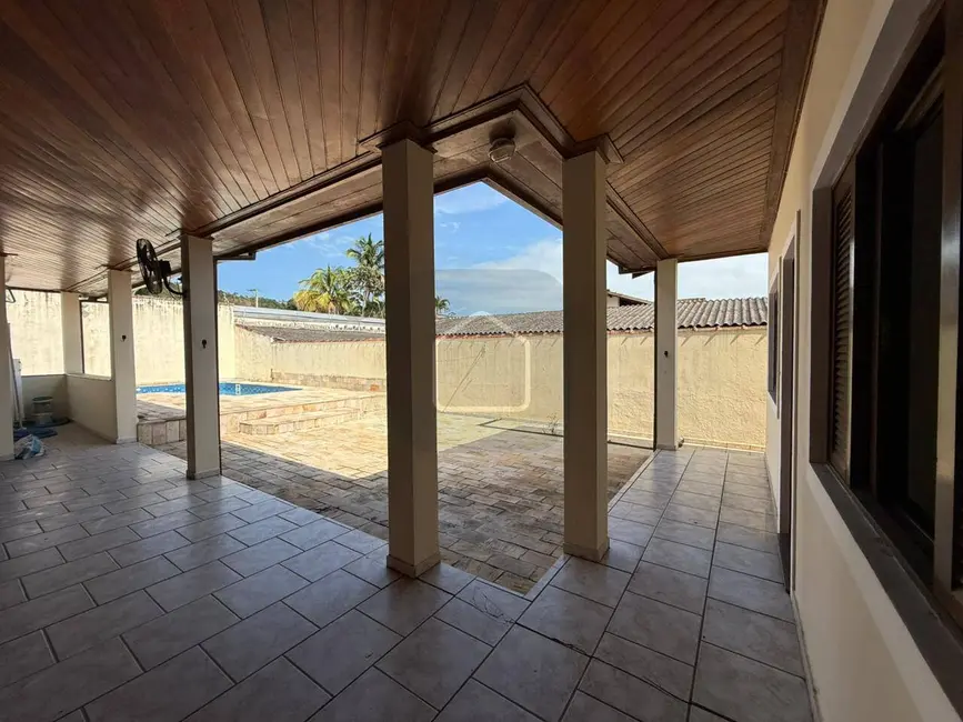 Foto 6 de Casa com 3 quartos à venda, 420m2 em Sumaré, Caraguatatuba - SP